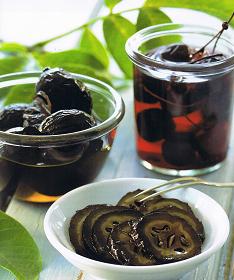 schwarze_walnusse_434865142
